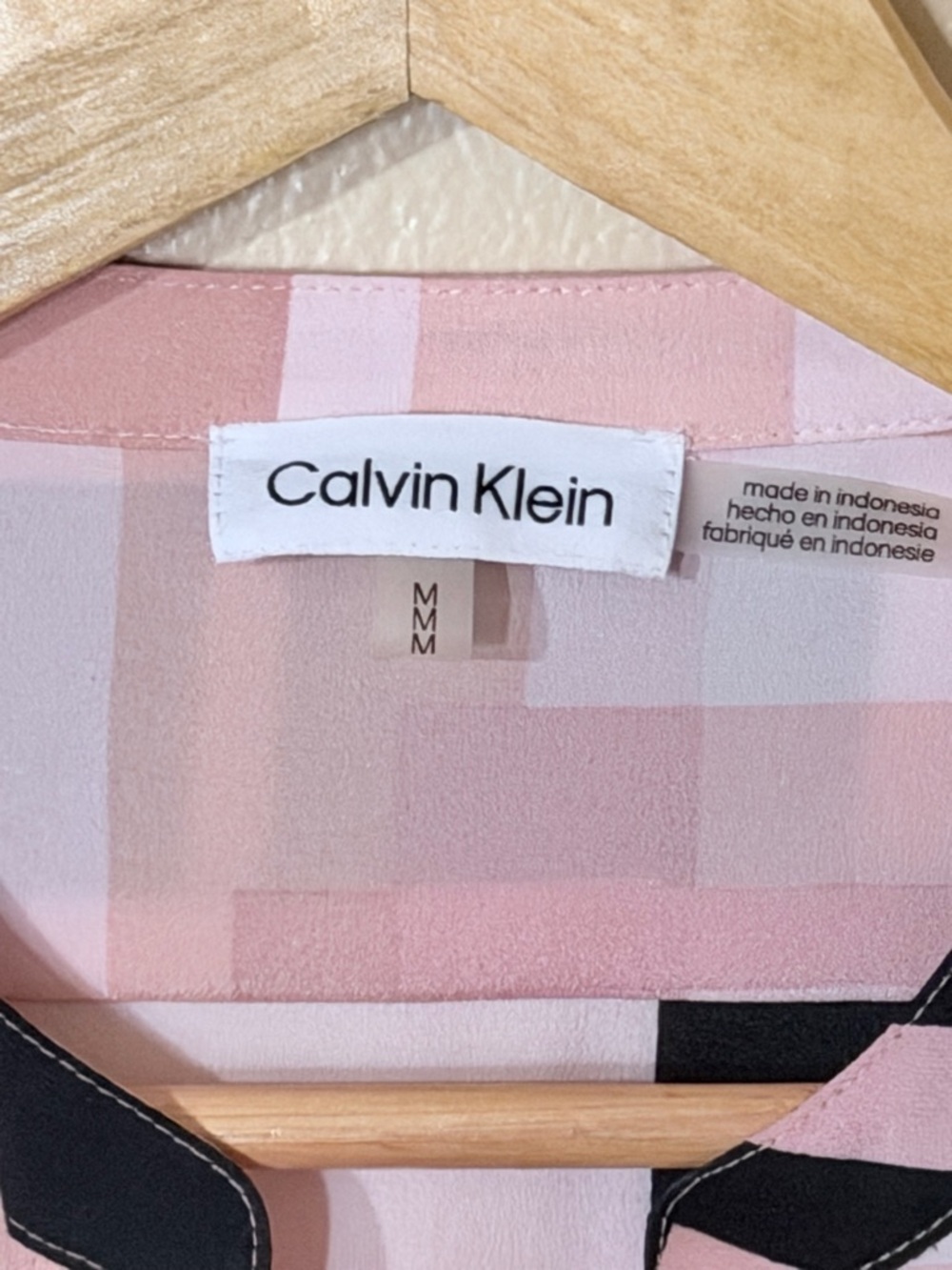 Calvin Klein Pink Block-Print Blouse with Black Accents - Picture 4 of 8